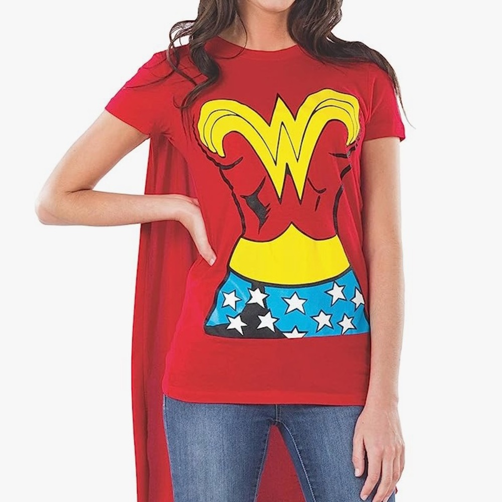 Wonder Woman T-Shirt with Cape